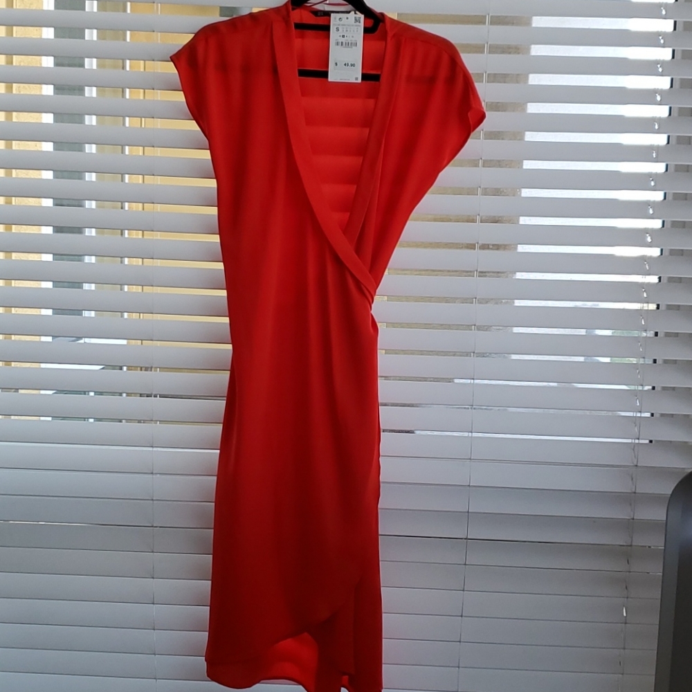Brand new with Tag Zara dress Size S